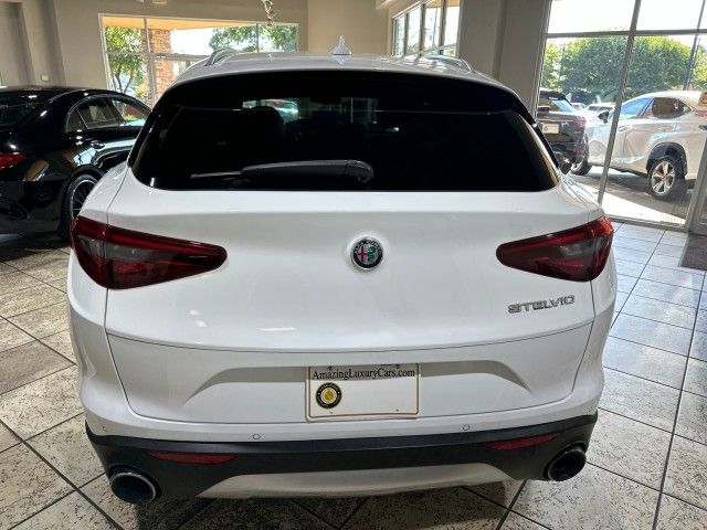 2021 Alfa Romeo Stelvio Base