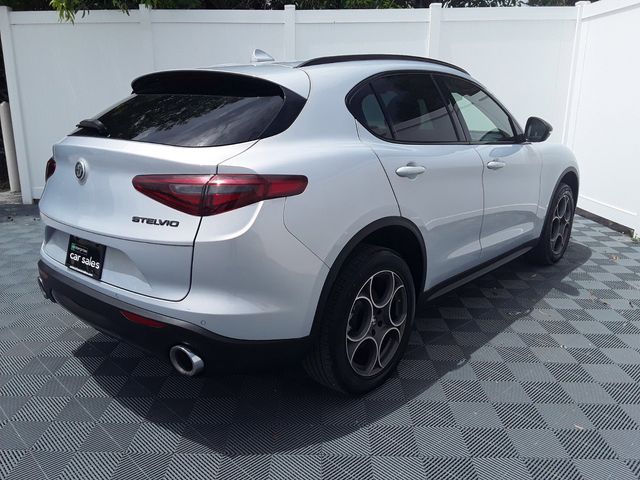 2021 Alfa Romeo Stelvio Base