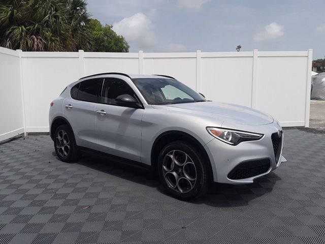 2021 Alfa Romeo Stelvio Base