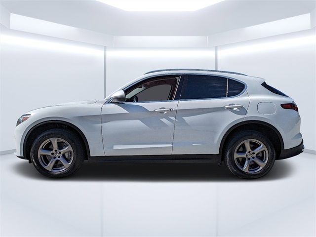 2021 Alfa Romeo Stelvio Base