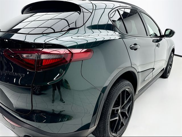 2021 Alfa Romeo Stelvio Base