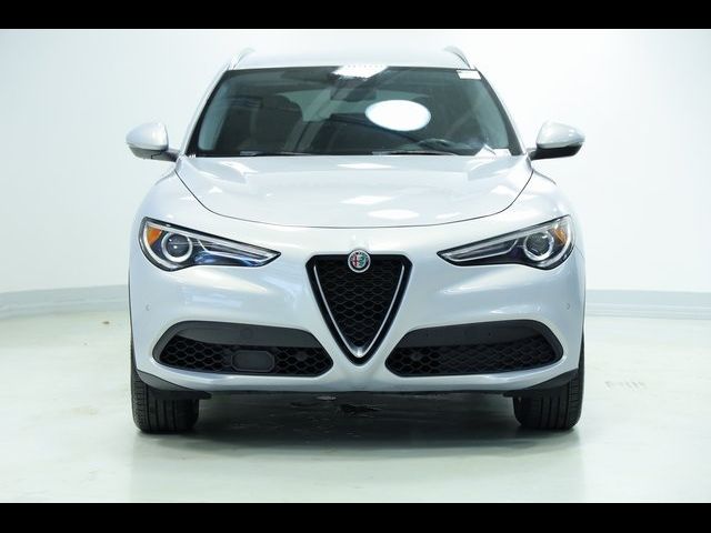 2021 Alfa Romeo Stelvio Base