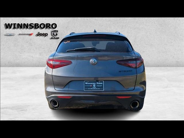 2021 Alfa Romeo Stelvio Base