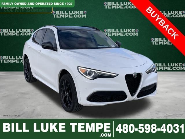 2021 Alfa Romeo Stelvio Base