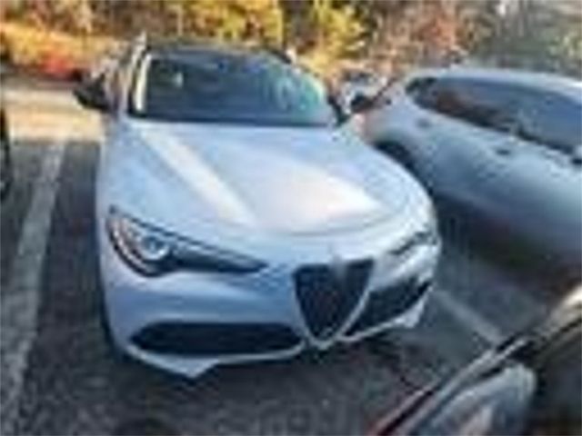 2021 Alfa Romeo Stelvio Base