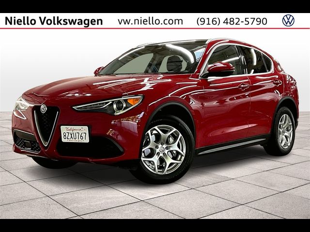 2021 Alfa Romeo Stelvio Base