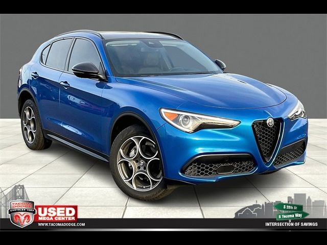 2021 Alfa Romeo Stelvio Base