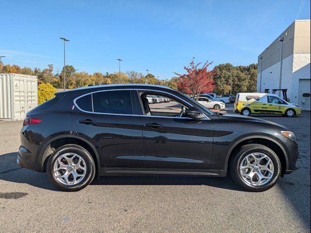 2021 Alfa Romeo Stelvio Base