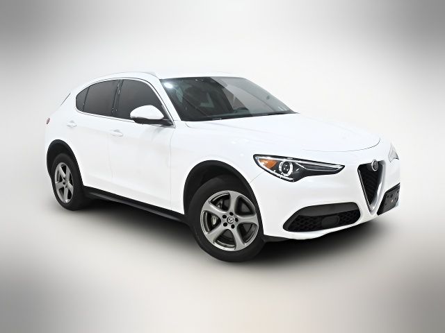 2021 Alfa Romeo Stelvio Base