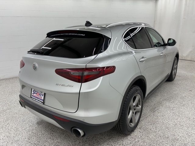 2021 Alfa Romeo Stelvio Base