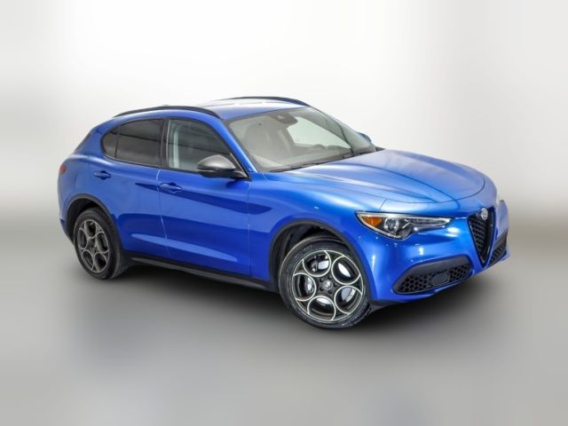 2021 Alfa Romeo Stelvio Base