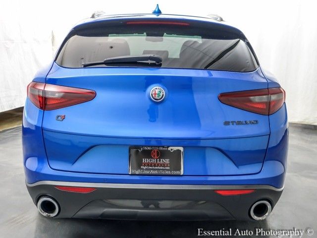 2021 Alfa Romeo Stelvio Base