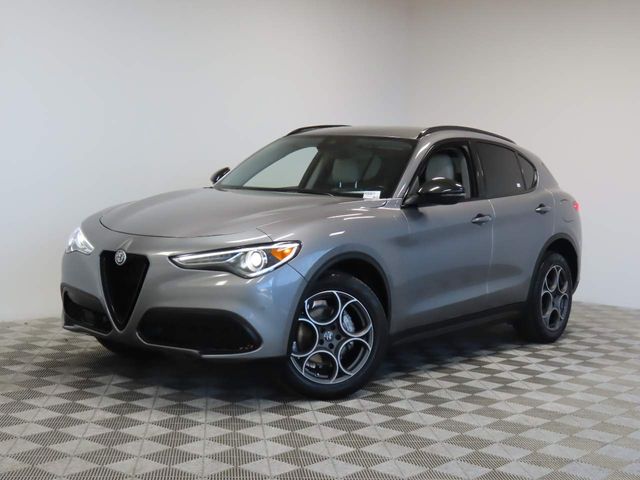 2021 Alfa Romeo Stelvio Base