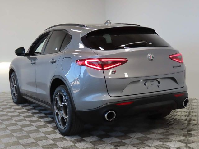 2021 Alfa Romeo Stelvio Base