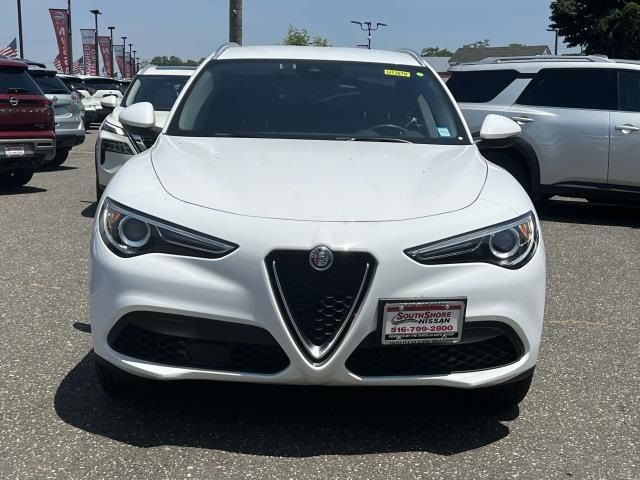 2021 Alfa Romeo Stelvio Base