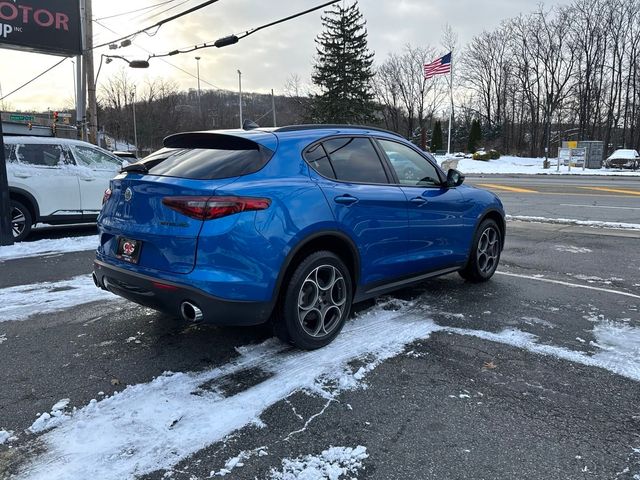 2021 Alfa Romeo Stelvio Base