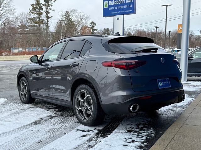 2021 Alfa Romeo Stelvio Base