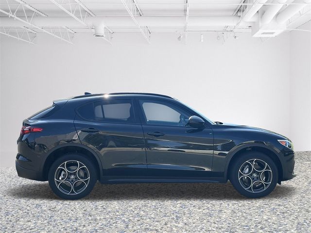 2021 Alfa Romeo Stelvio Base