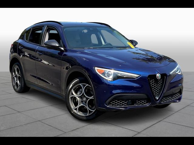 2021 Alfa Romeo Stelvio Base