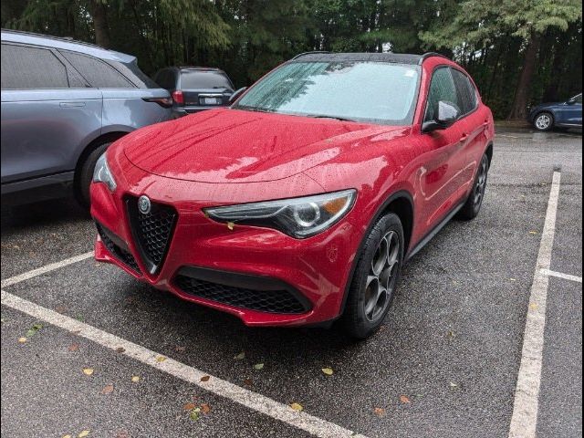 2021 Alfa Romeo Stelvio Base