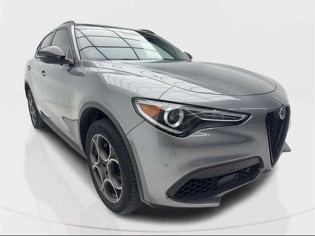 2021 Alfa Romeo Stelvio Base