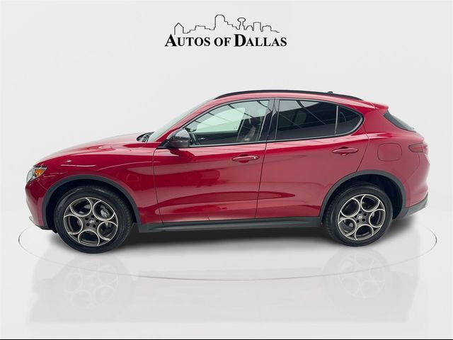 2021 Alfa Romeo Stelvio Base