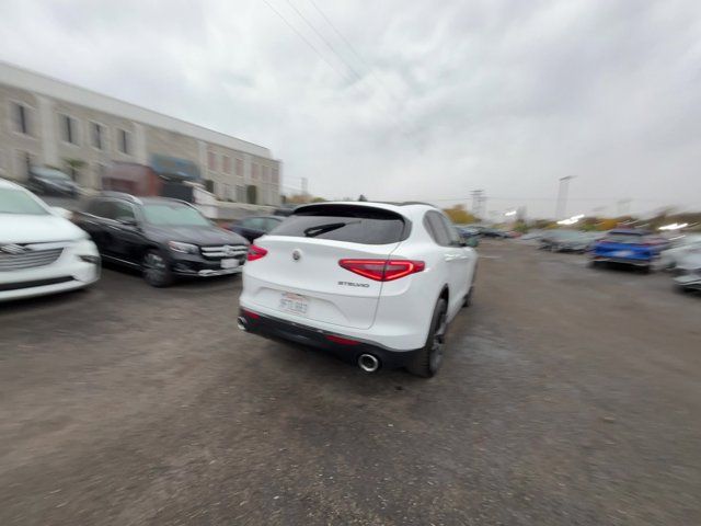 2021 Alfa Romeo Stelvio Base