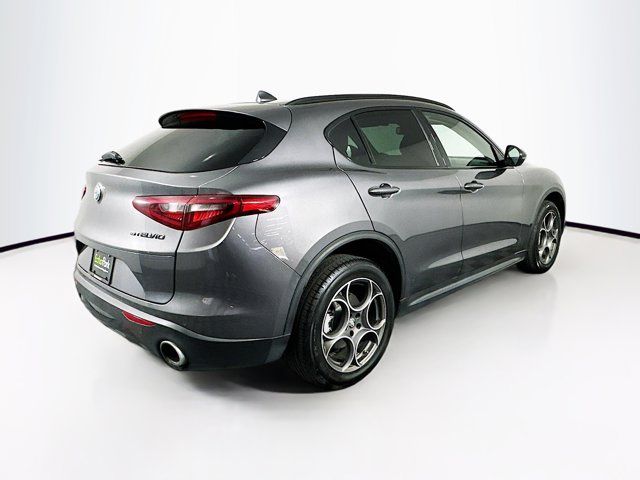 2021 Alfa Romeo Stelvio Base