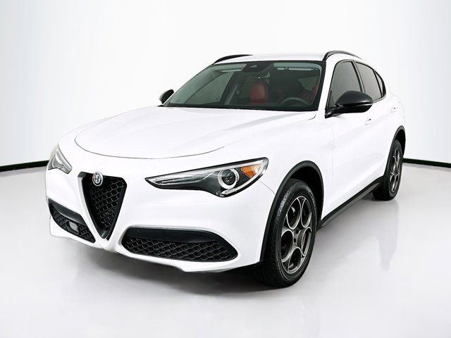 2021 Alfa Romeo Stelvio Base