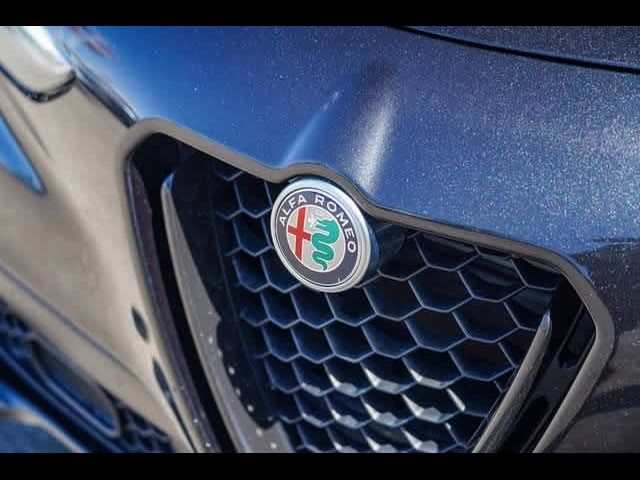 2021 Alfa Romeo Stelvio Base