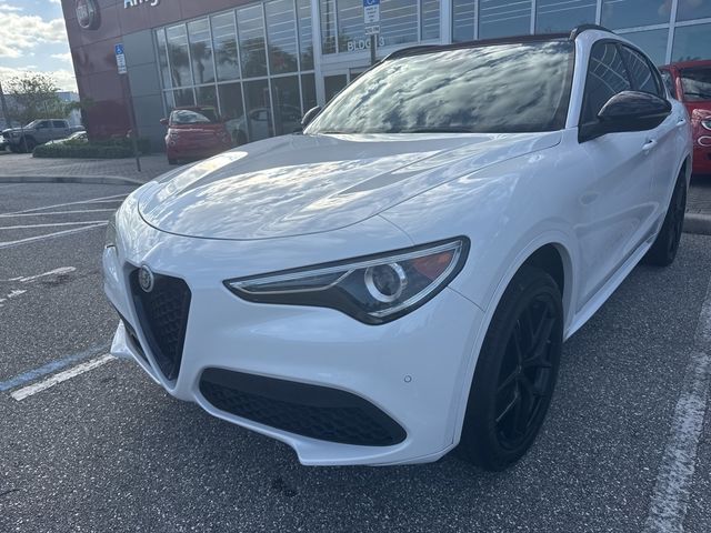 2021 Alfa Romeo Stelvio Base