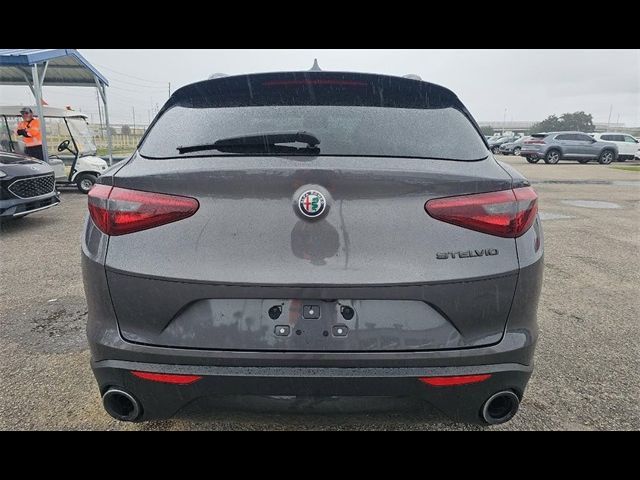 2021 Alfa Romeo Stelvio Base