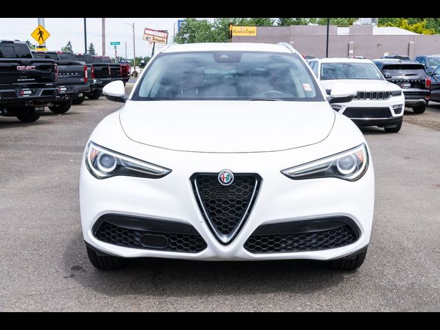2021 Alfa Romeo Stelvio Base