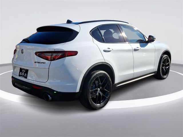 2021 Alfa Romeo Stelvio Base