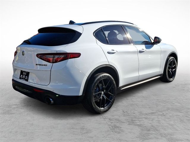 2021 Alfa Romeo Stelvio Base