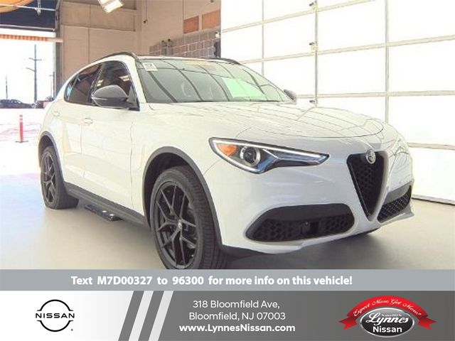 2021 Alfa Romeo Stelvio Base