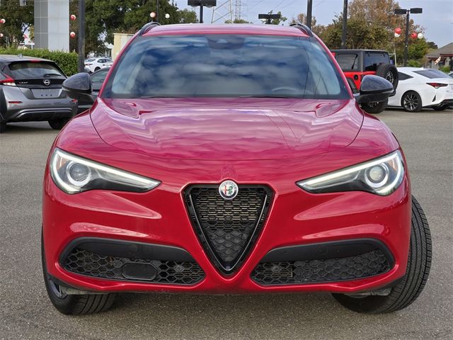 2021 Alfa Romeo Stelvio Base