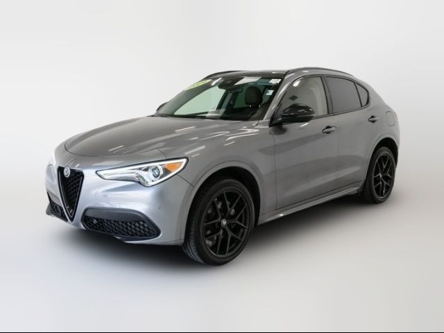 2021 Alfa Romeo Stelvio Base