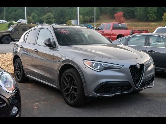 2021 Alfa Romeo Stelvio Base