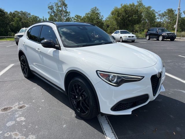 2021 Alfa Romeo Stelvio Base