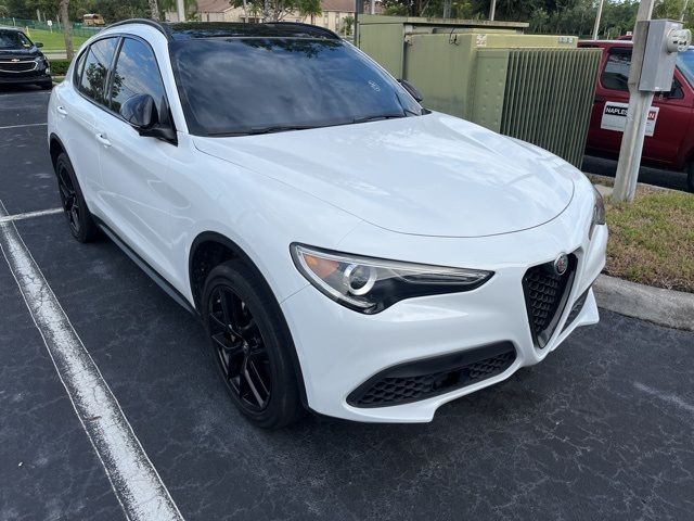 2021 Alfa Romeo Stelvio Base