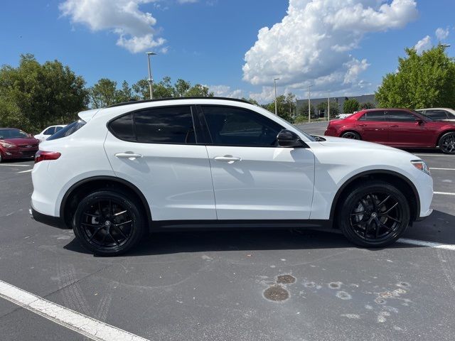 2021 Alfa Romeo Stelvio Base