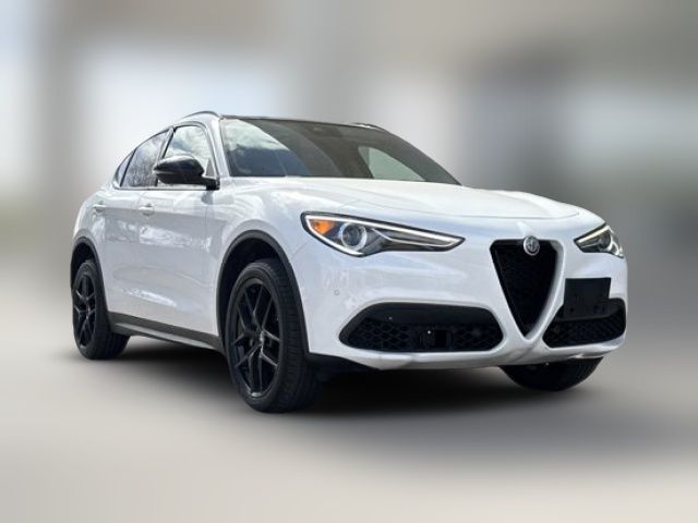 2021 Alfa Romeo Stelvio Base