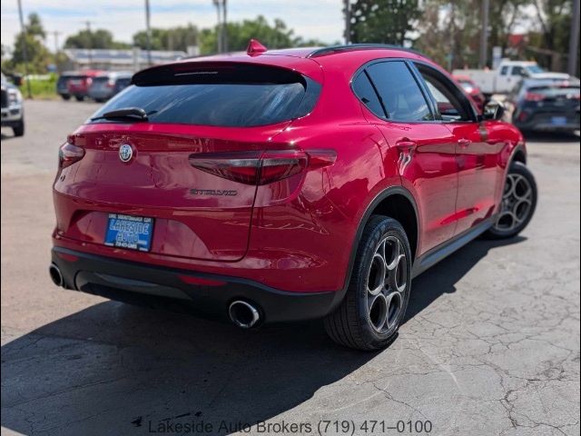 2021 Alfa Romeo Stelvio Base