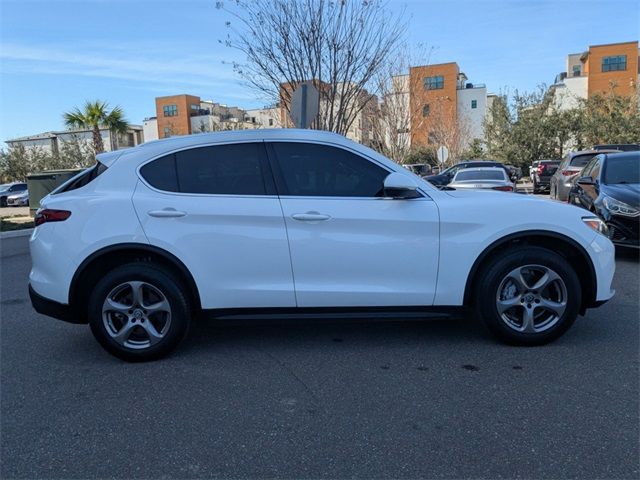 2021 Alfa Romeo Stelvio Base