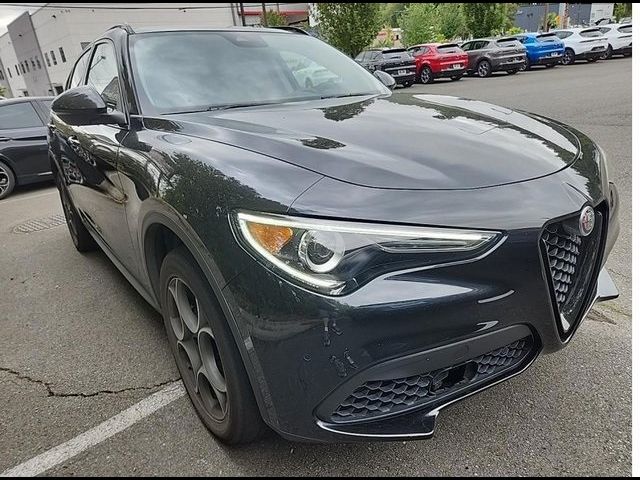 2021 Alfa Romeo Stelvio Base