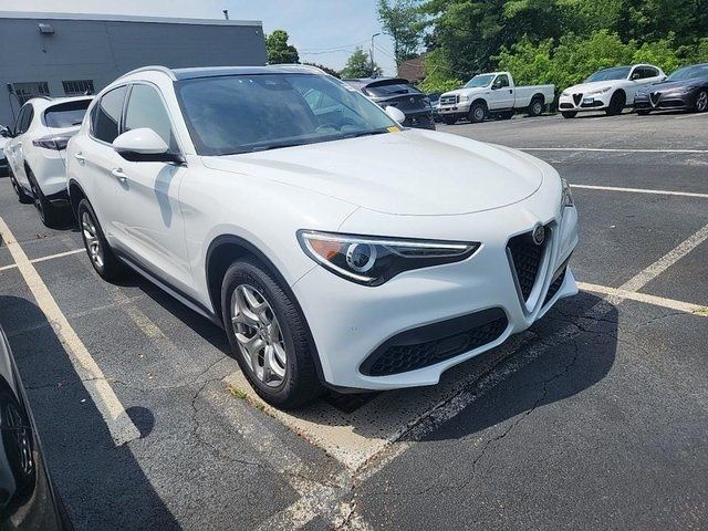 2021 Alfa Romeo Stelvio Base