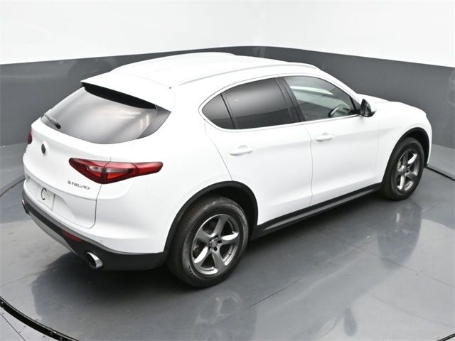 2021 Alfa Romeo Stelvio Base