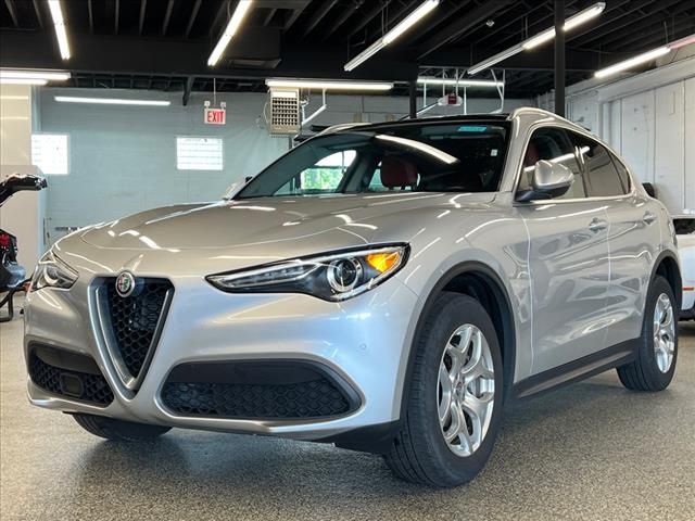 2021 Alfa Romeo Stelvio Base