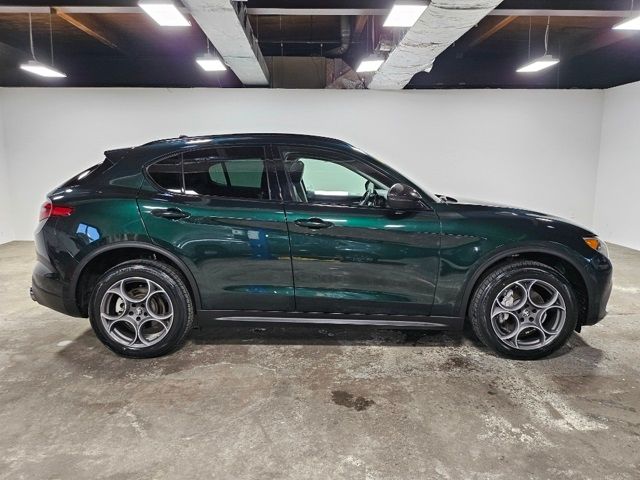 2021 Alfa Romeo Stelvio Base